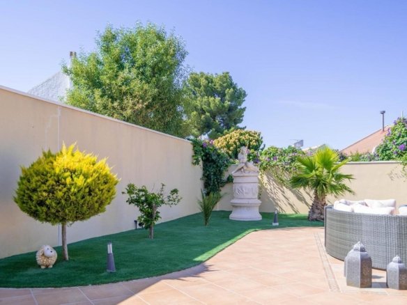 4 Bedroom 3 Bathroom Villa in San Miguel de Salinas - Caza De Casa