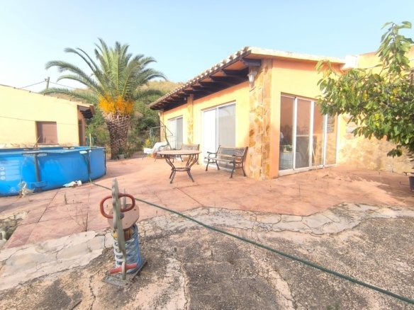 3 Bedroom 1 Bathroom Country House in Pinoso - Caza De Casa