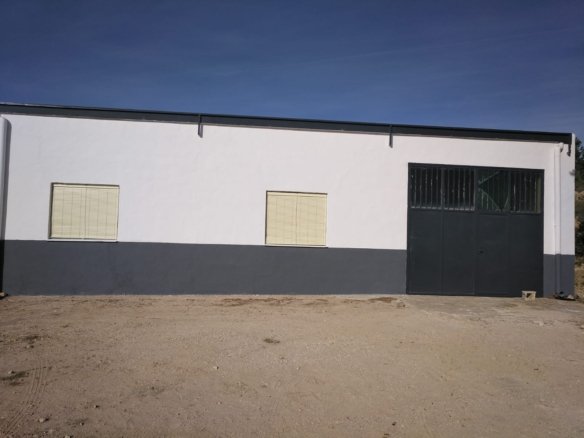 Commercial in Yecla - Caza De Casa