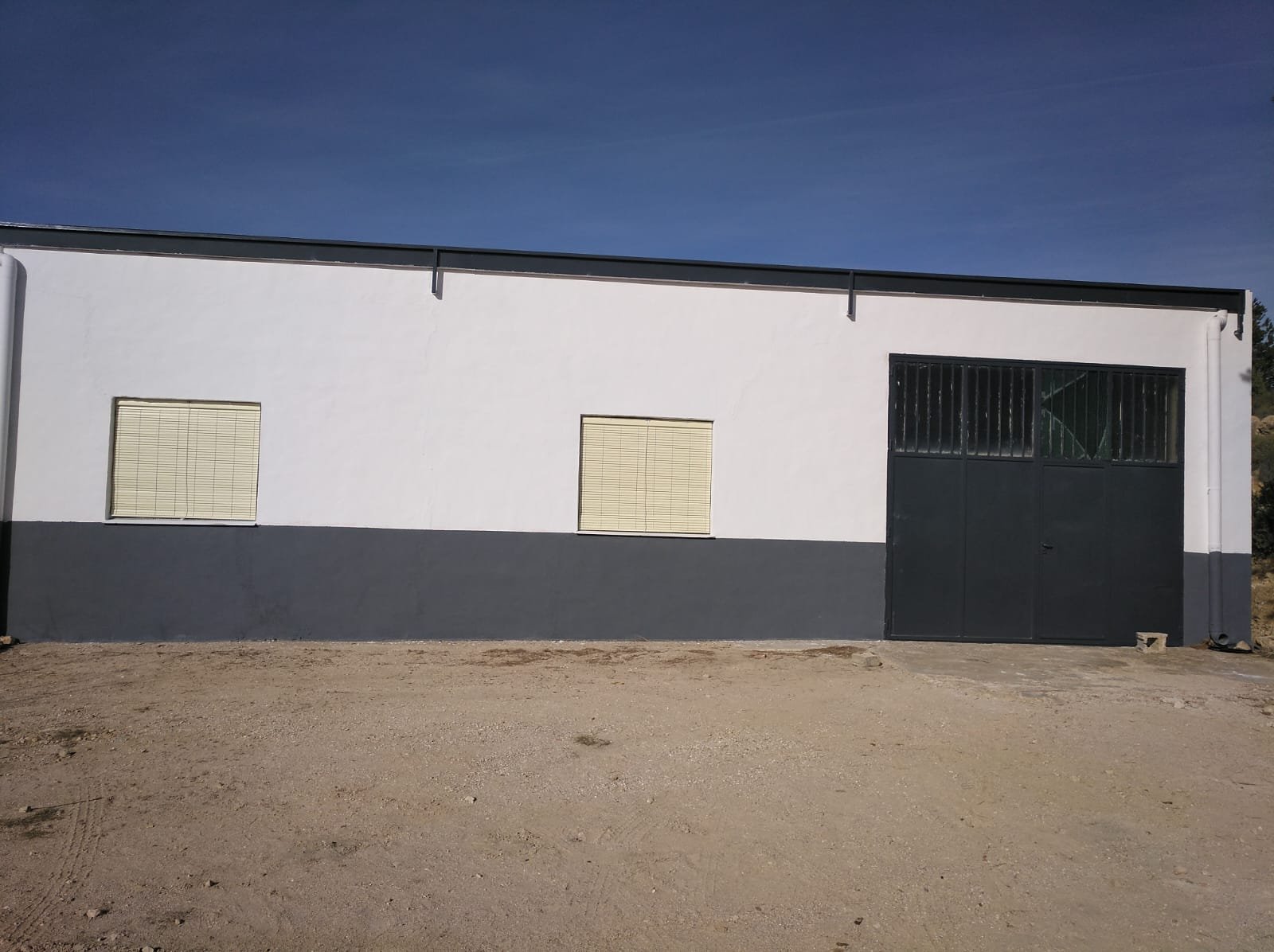 Commercial in Yecla - Caza De Casa