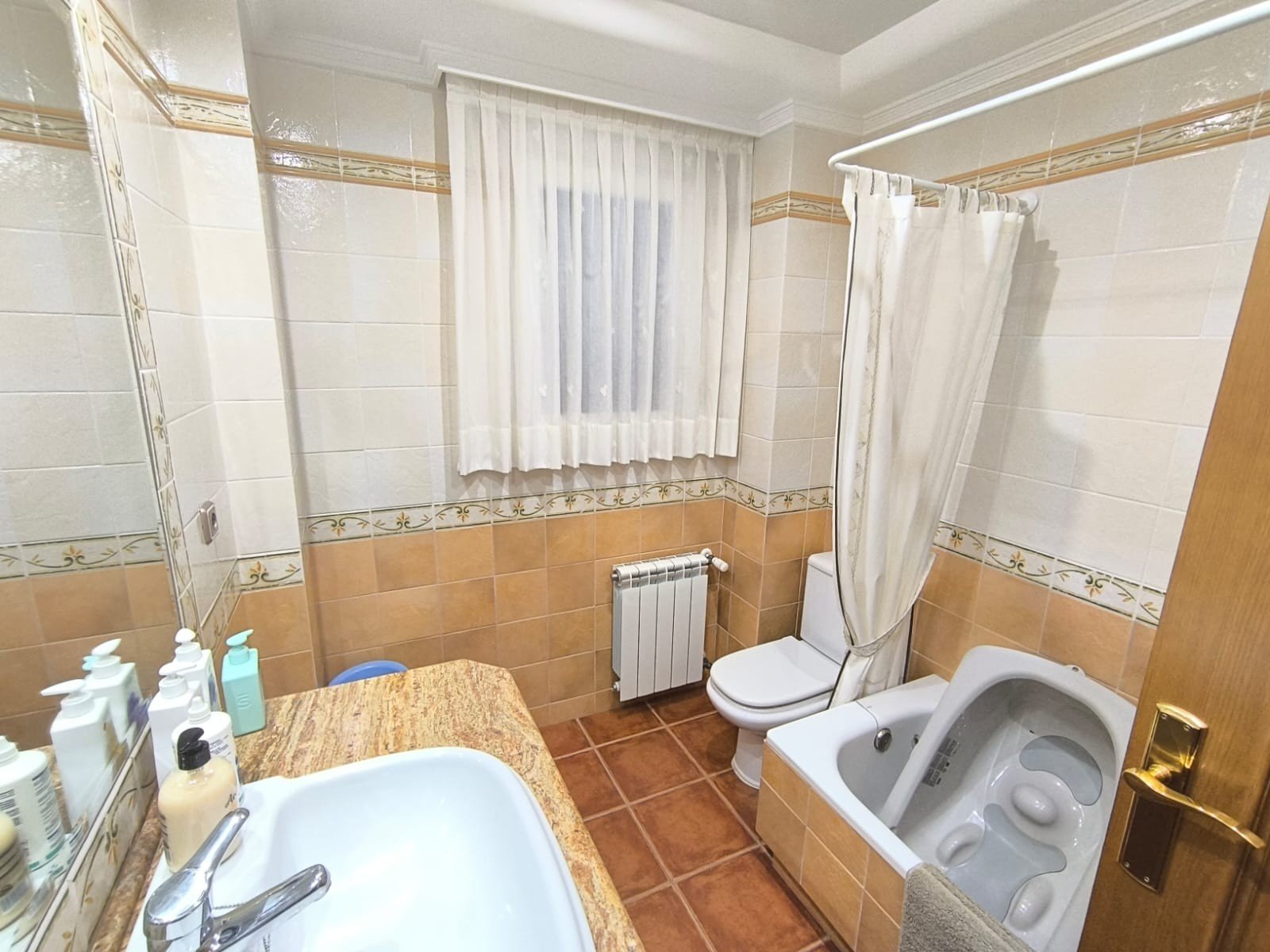 5 Bedroom 3 Bathroom Villa in Yecla - Caza De Casa