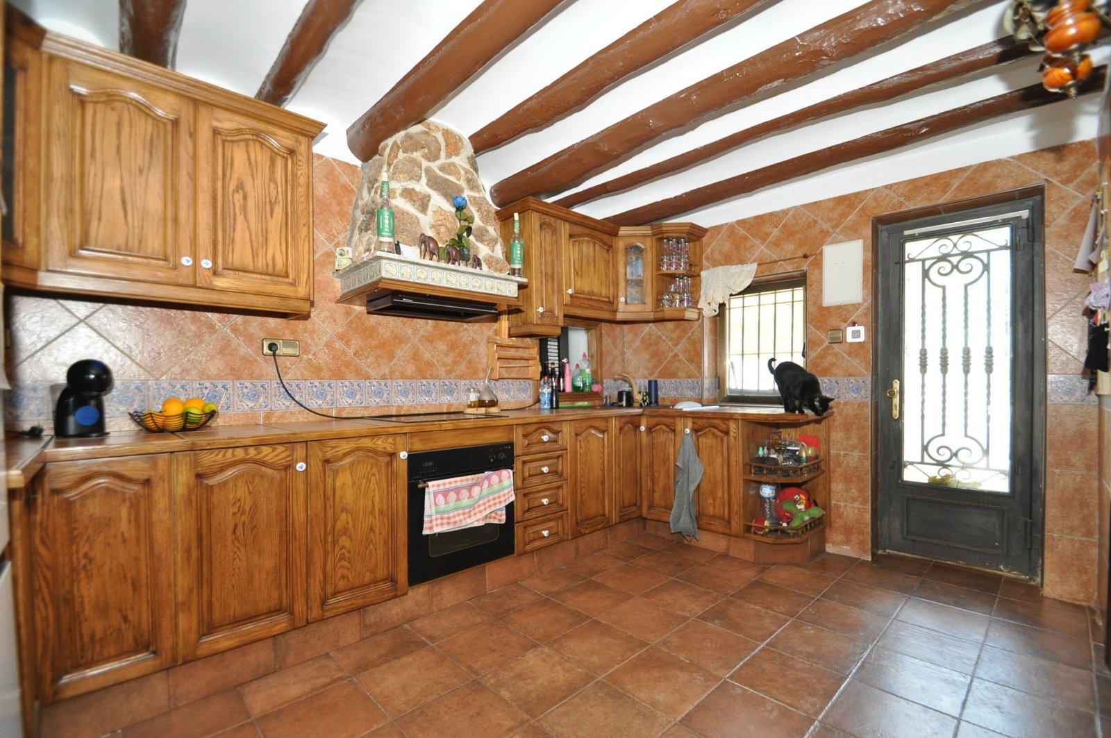 5 Bed 1 Bath Country House in Yecla - Caza De Casa