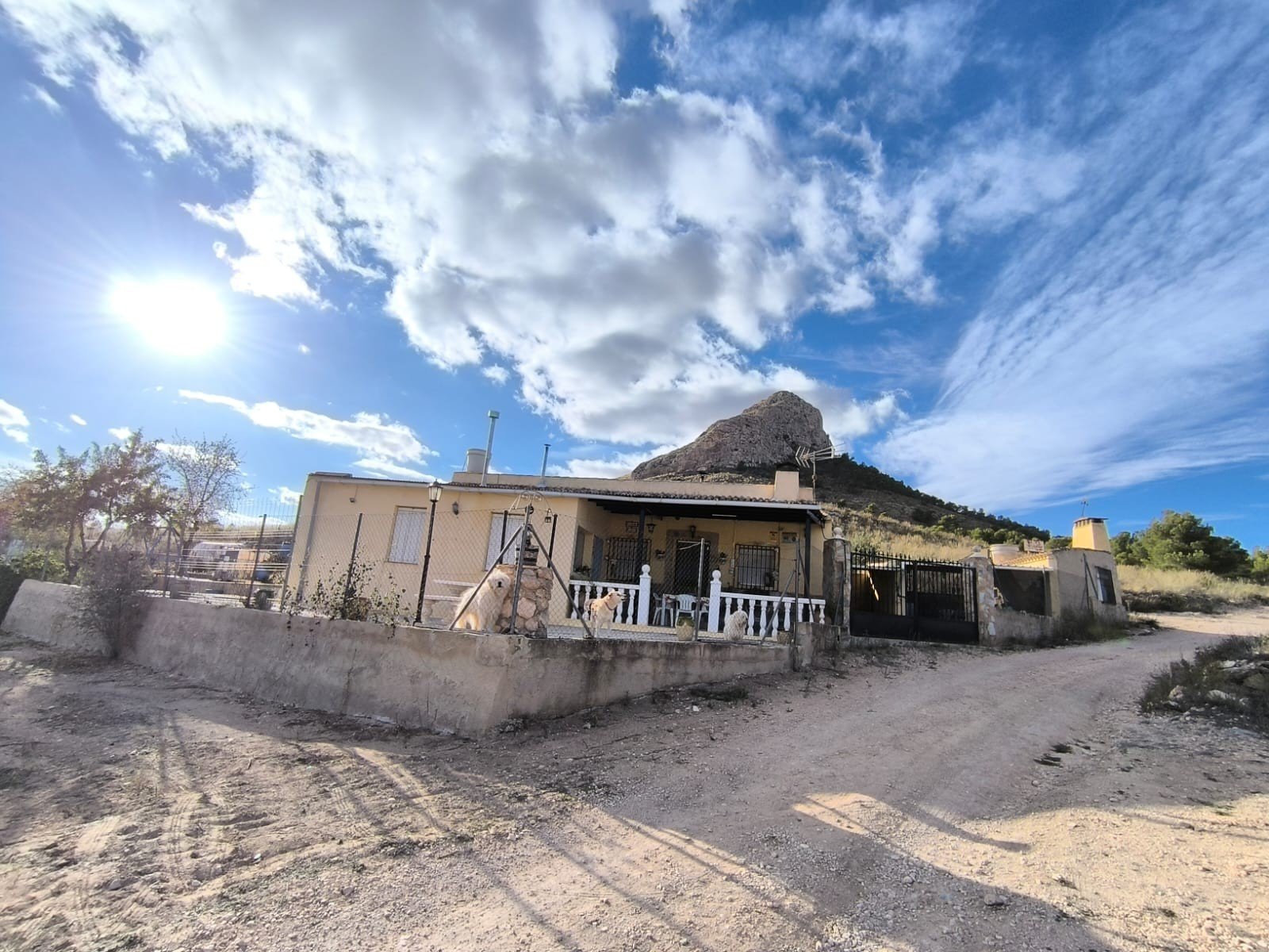 3 Bed 2 Bath Country House in Yecla - Caza De Casa