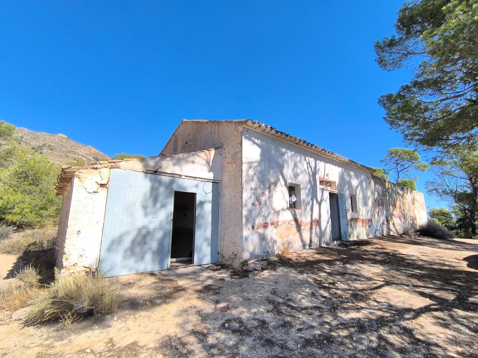 4 Bedroom 1 Bathroom Country House in Caudete - Caza De Casa