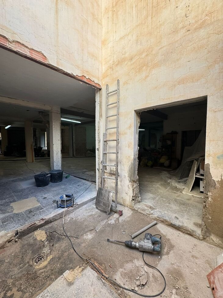 Commercial in Alicante - Caza De Casa