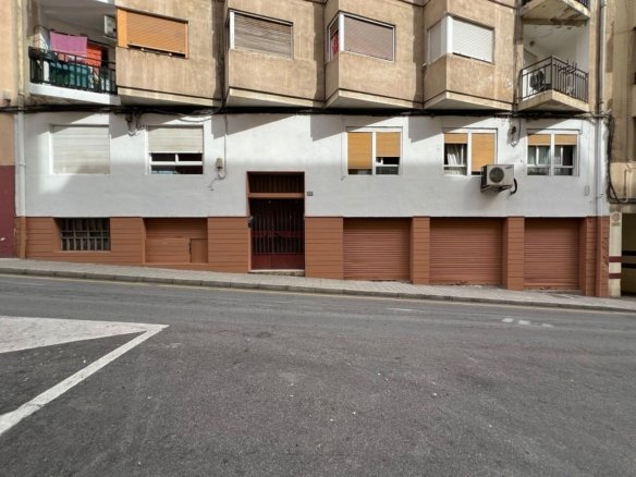 Commercial in Alicante - Caza De Casa
