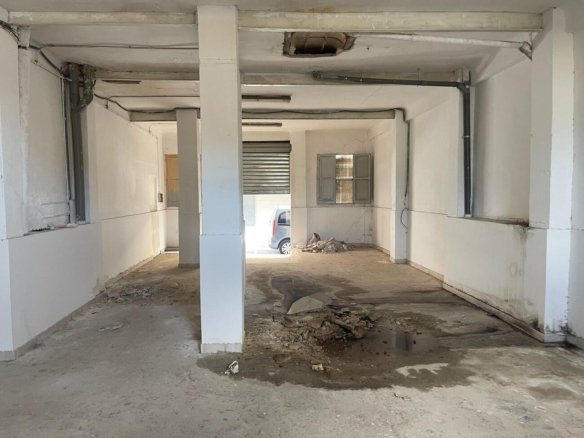 Commercial in Crevillent - Caza De Casa