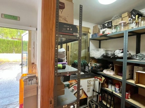 1 Bathroom Commercial in javea - Caza De Casa