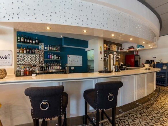 Commercial in Mar Menor Golf Resort - Caza De Casa