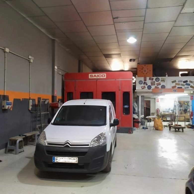 Commercial in Paterna - Caza De Casa