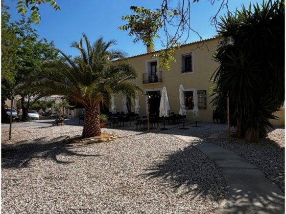 4 Bedroom 4 Bathroom Commercial in Relleu - Caza De Casa