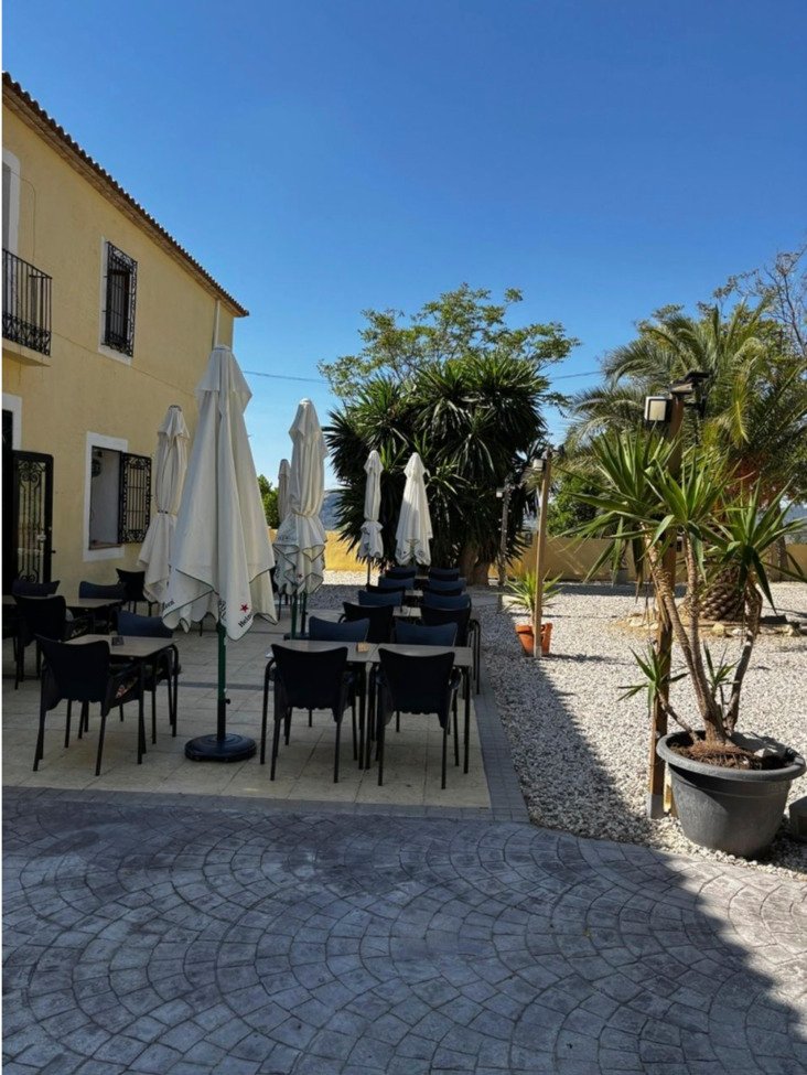4 Bedroom 4 Bathroom Commercial in Relleu - Caza De Casa