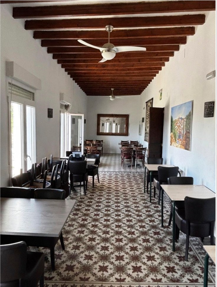 4 Bedroom 4 Bathroom Commercial in Relleu - Caza De Casa
