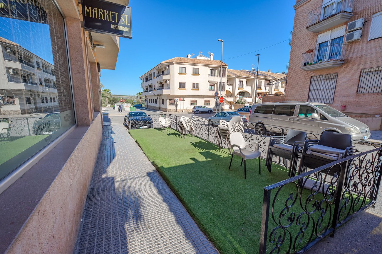 Commercial in San Miguel de Salinas - Caza De Casa