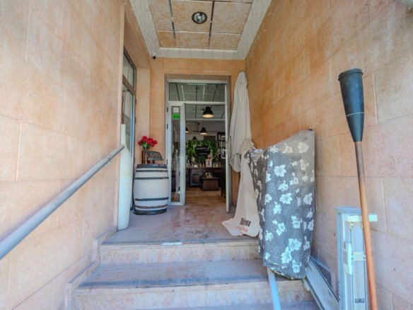 Commercial in San Miguel de Salinas - Caza De Casa