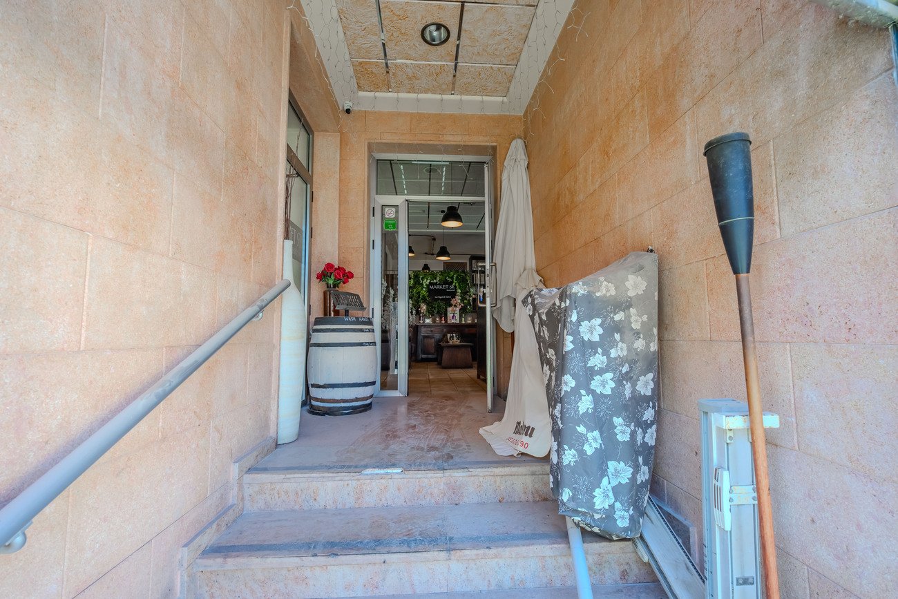 Commercial in San Miguel de Salinas - Caza De Casa