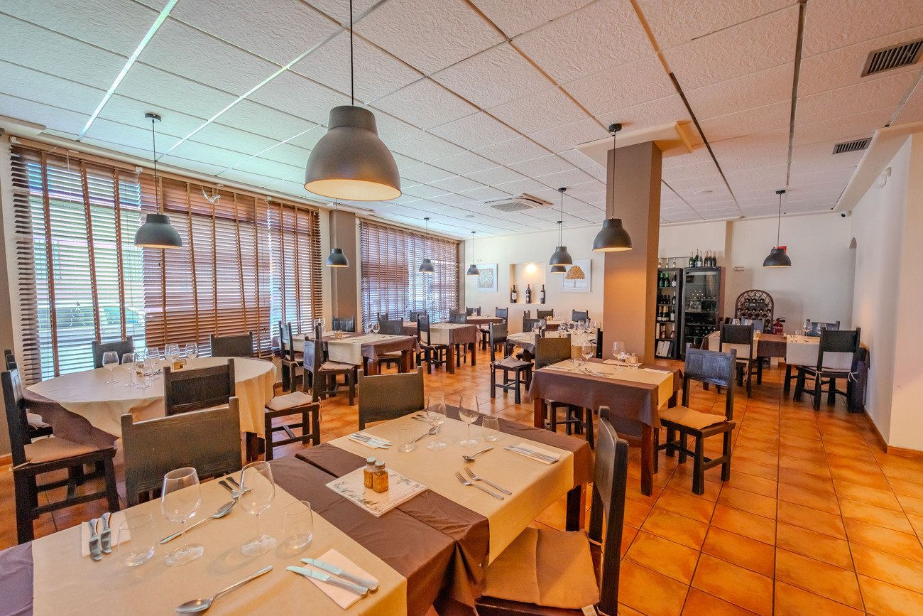 Commercial in San Miguel de Salinas - Caza De Casa