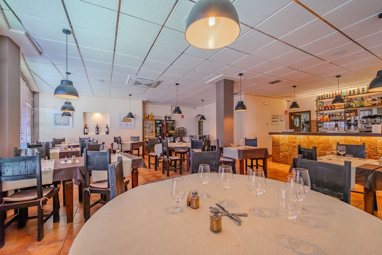 Commercial in San Miguel de Salinas - Caza De Casa