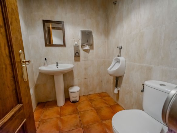 Commercial in San Miguel de Salinas - Caza De Casa