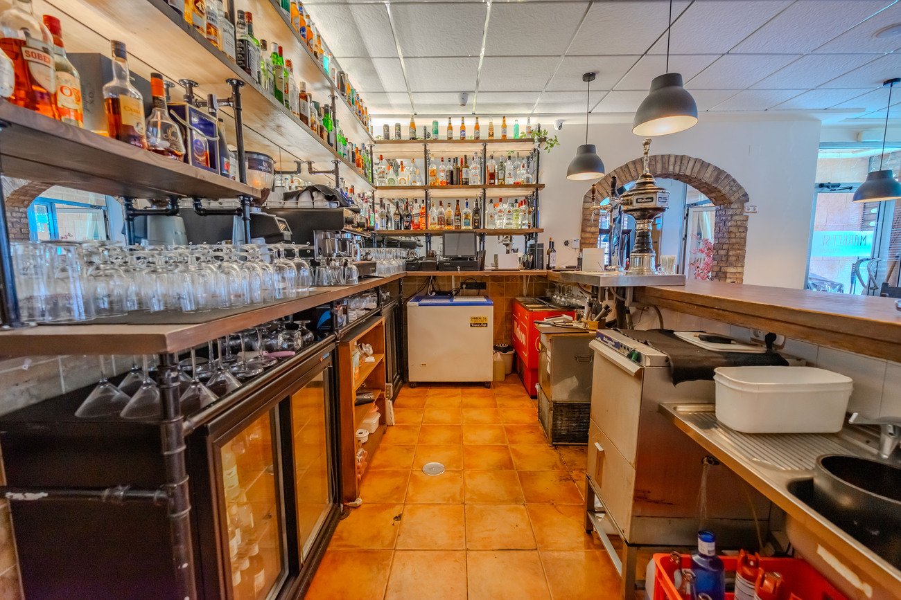 Commercial in San Miguel de Salinas - Caza De Casa