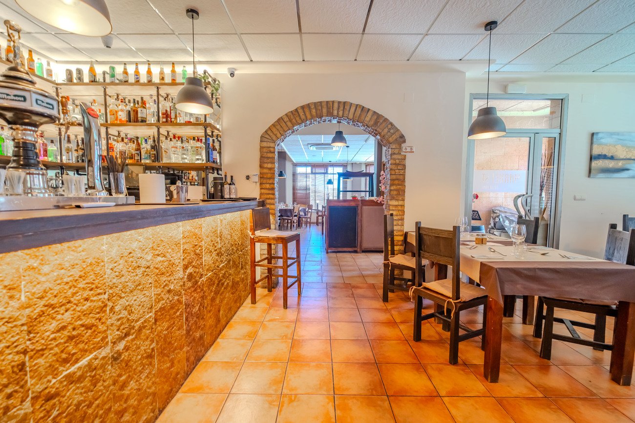 Commercial in San Miguel de Salinas - Caza De Casa
