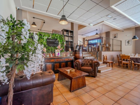 Commercial in San Miguel de Salinas - Caza De Casa