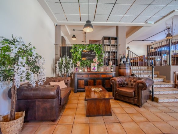 Commercial in San Miguel de Salinas - Caza De Casa