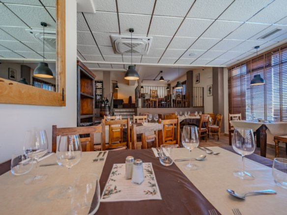 Commercial in San Miguel de Salinas - Caza De Casa