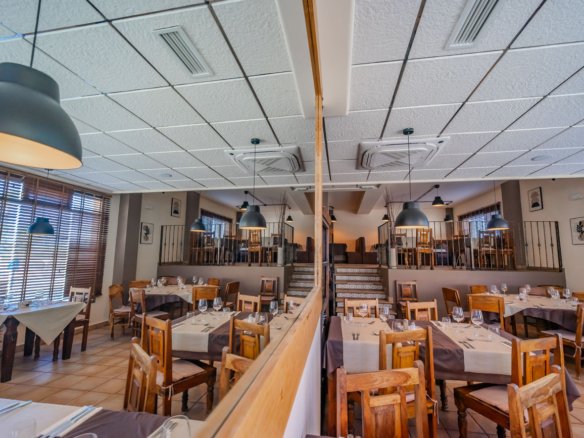 Commercial in San Miguel de Salinas - Caza De Casa