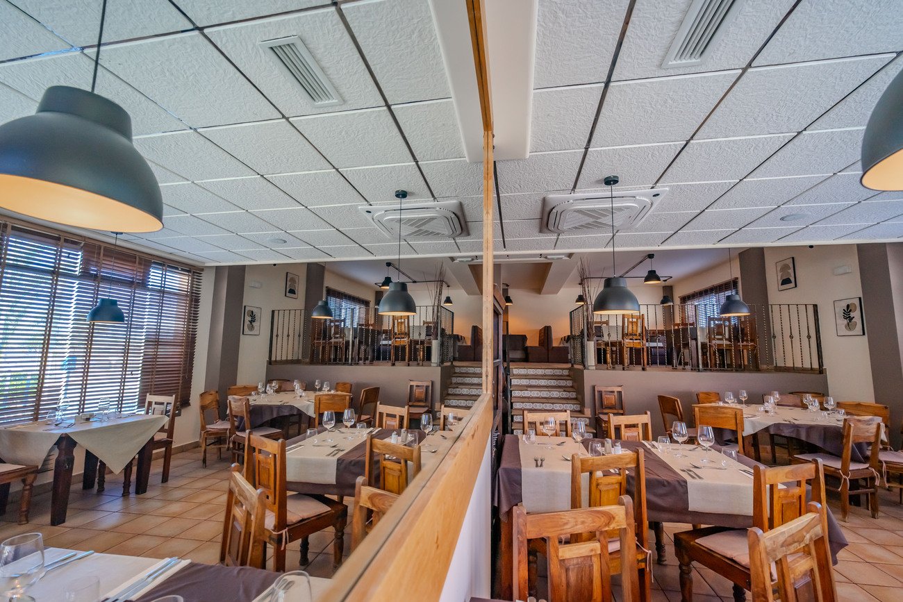 Commercial in San Miguel de Salinas - Caza De Casa