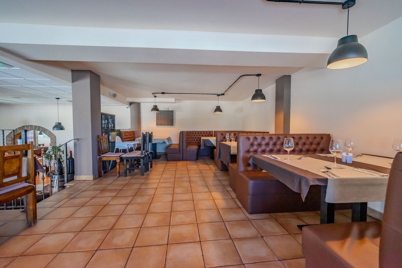 Commercial in San Miguel de Salinas - Caza De Casa