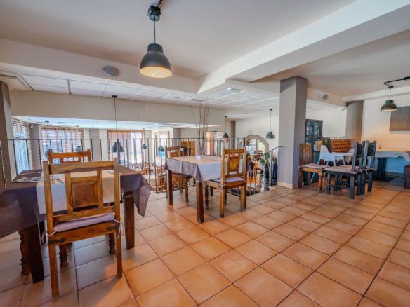 Commercial in San Miguel de Salinas - Caza De Casa