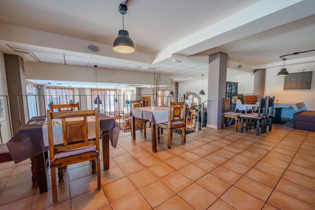 Commercial in San Miguel de Salinas - Caza De Casa