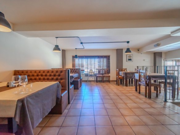 Commercial in San Miguel de Salinas - Caza De Casa