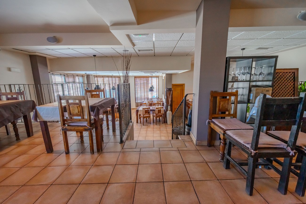 Commercial in San Miguel de Salinas - Caza De Casa