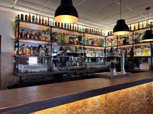 Commercial in San Miguel de Salinas - Caza De Casa