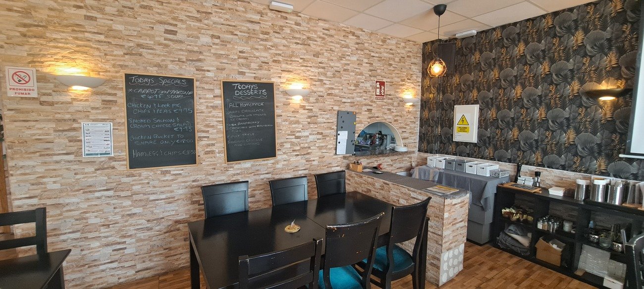 Commercial in Villamartin - Caza De Casa