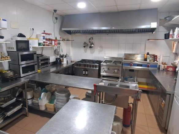 Commercial in Villamartin - Caza De Casa