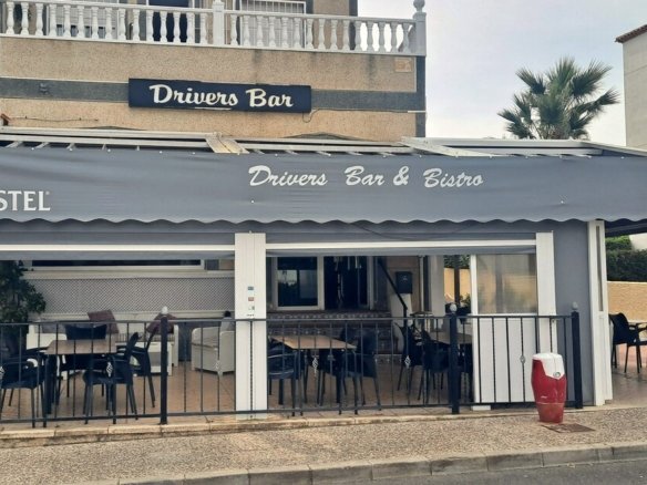 Commercial in Villamartin - Caza De Casa