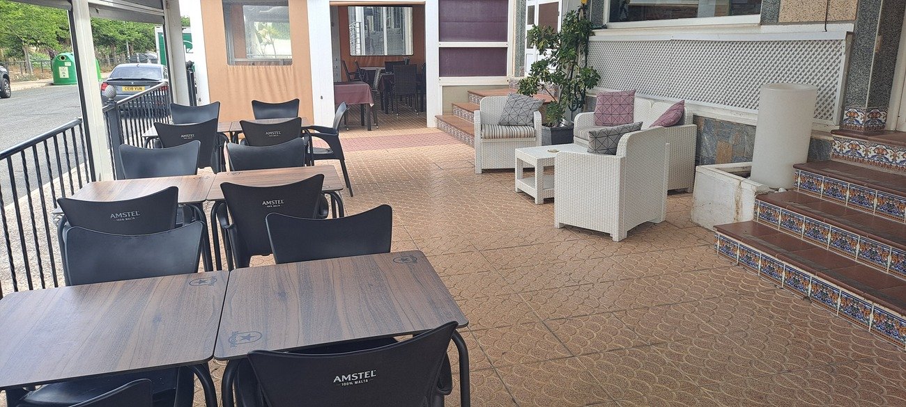 Commercial in Villamartin - Caza De Casa