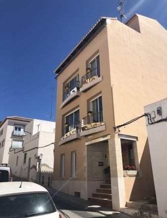 5 Bedroom 3 Bathroom Town House in javea - Caza De Casa