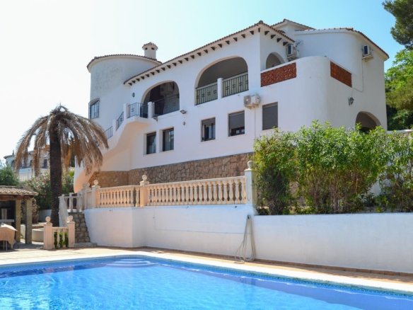 6 Bed 5 Bath Villa in Pedreguer - Caza De Casa