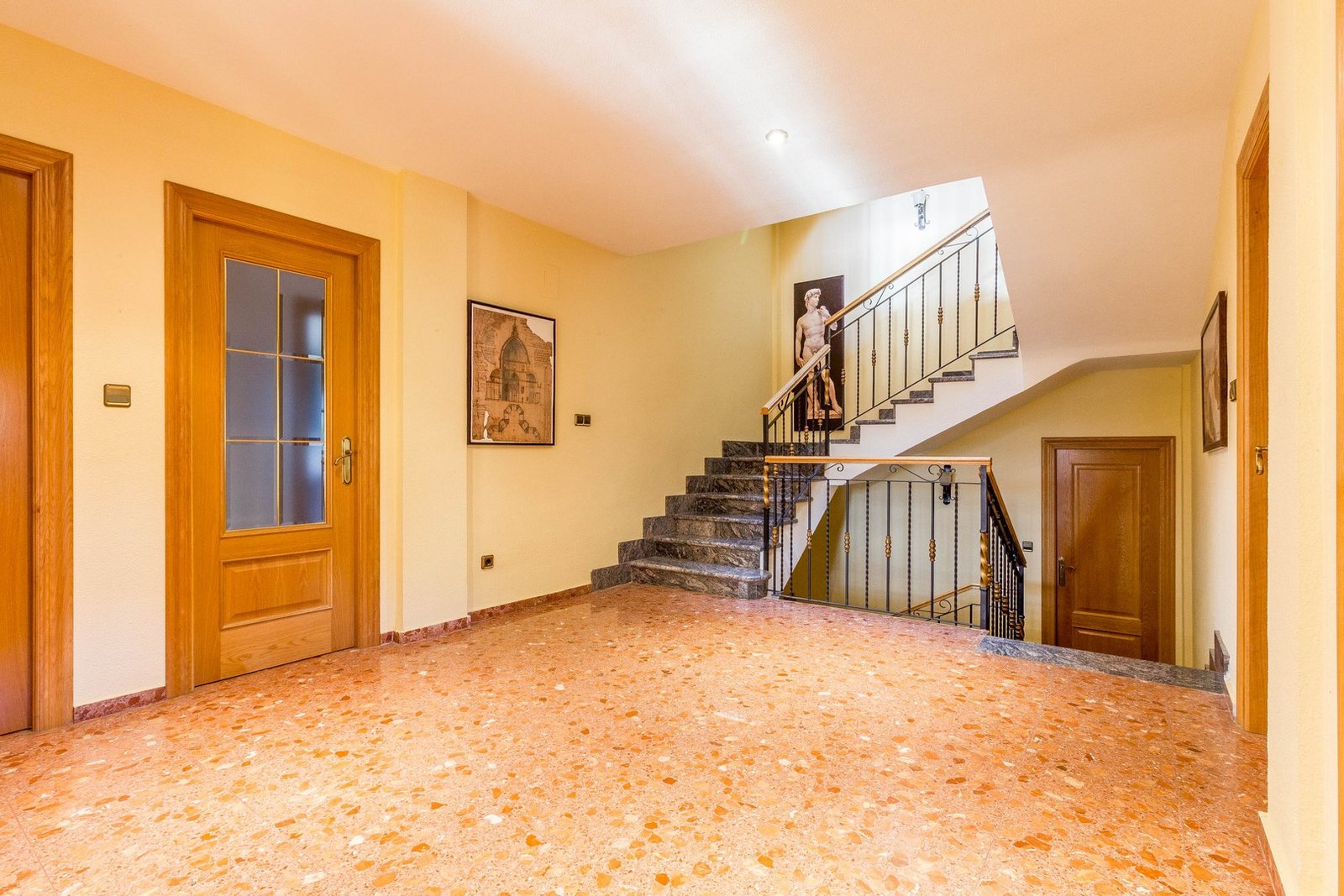 7 Bedroom 3 Bathroom Villa in Yecla - Caza De Casa