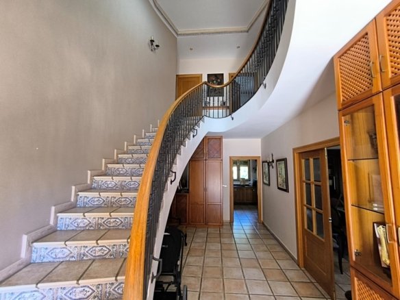 6 Bedroom 3 Bathroom Villa in Yecla - Caza De Casa
