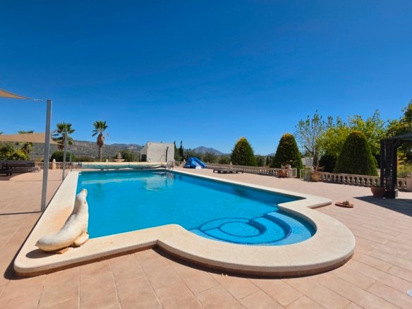 4 Bedroom 4 Bathroom Villa in Pinoso - Caza De Casa