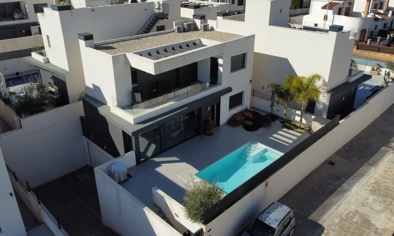 3 Bedroom 2 Bathroom Villa in Algorfa - Caza De Casa