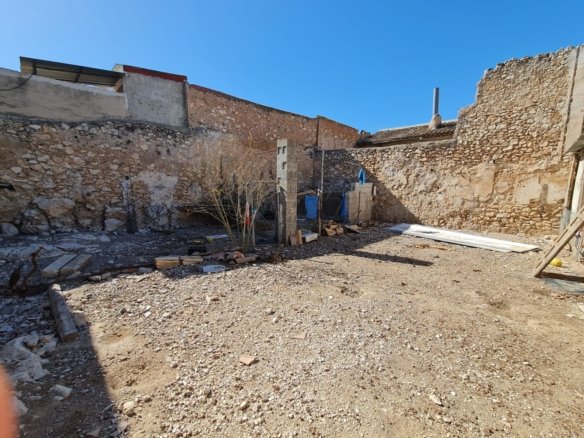 Land in Pinoso - Caza De Casa