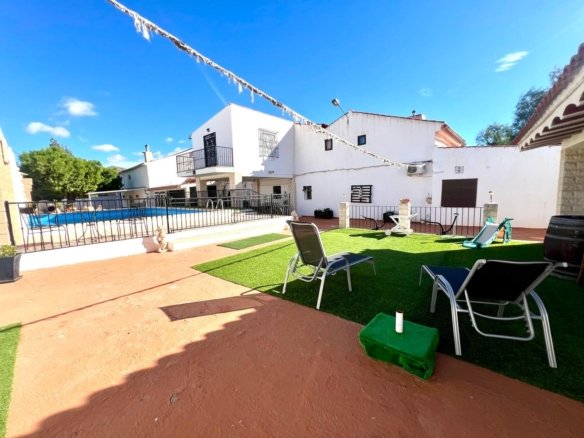 5 Bedroom 4 Bathroom Country House in Jumilla - Caza De Casa