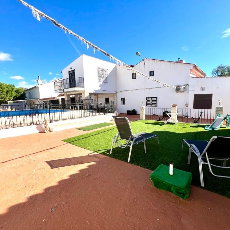 5 Bed 4 Bath Country House in Jumilla - Caza De Casa