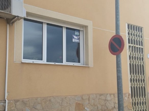 3 Bedroom 2 Bathroom Town House in Pinoso - Caza De Casa